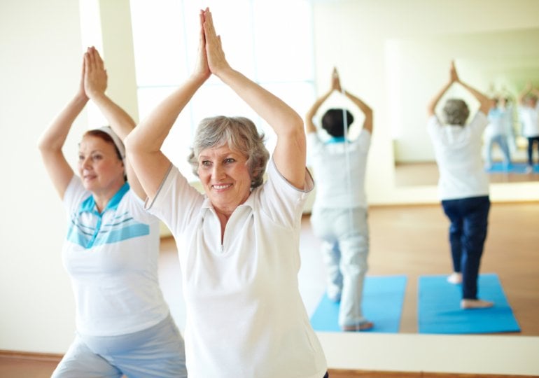 Seniorinnen beim Feldenkrais